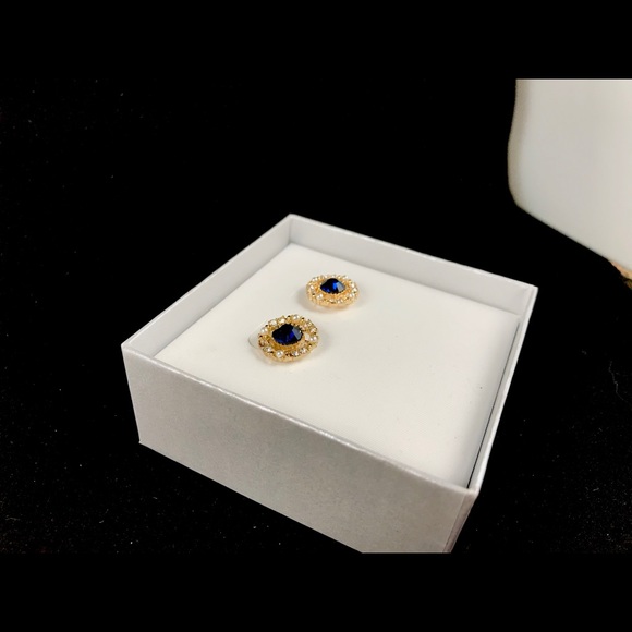 ✅🆕❤️Dark sapphire surrounded by crystal earrings - Picture 4 of 6